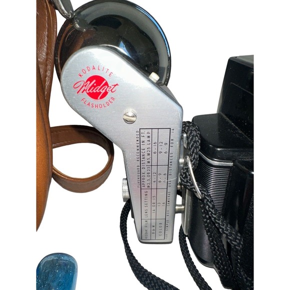 Vintage Kodak Brownie Reflex 20 Camera Kodalite Midget Flashholder Carry Case - Picture 3 of 10